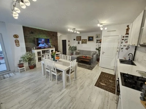 Apartament semidecomandat cu 2 camere, foarte luminos, zona Terra - imagine 3