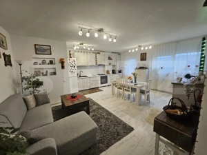 Apartament semidecomandat cu 2 camere, foarte luminos, zona Terra