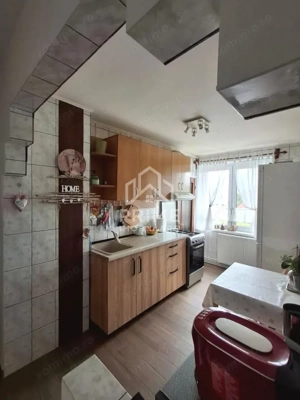 Apartament 90 mp, 4 camere, 2 bai - balcon + boxa - etaj 2/4 - SEBES - imagine 7