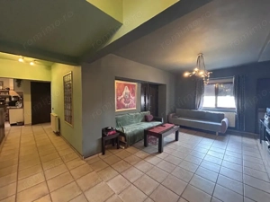 Vând apartament boem, într-un bloc ca un refren