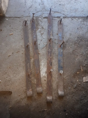 4 buc țâțâni vechi pentru porti din lemn 