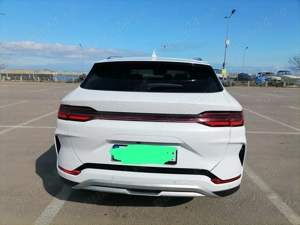 Vind auto  BYD - imagine 8