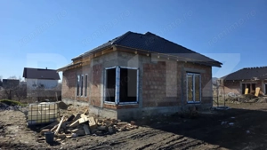 Casa de Vanzare, Unirea