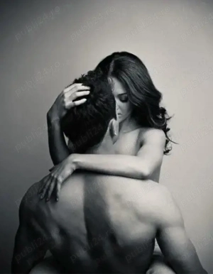 Pentru Doamne, Domnisoare Discretie maxima 