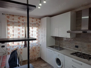De vânzare, apartament cu 2 camere, zona Gara, lângă Școala 7  Apartamentul este situat la etajul 4  - imagine 3
