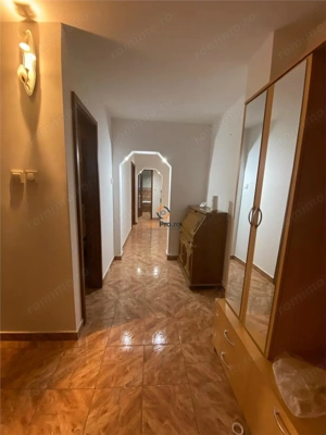 Apartament decomandat 3 camere etaj 2 zona Soarelui