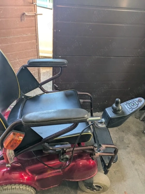 Vând caruciuor electric