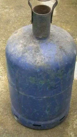 Butelie de aragaz fara guler, plina - imagine 2