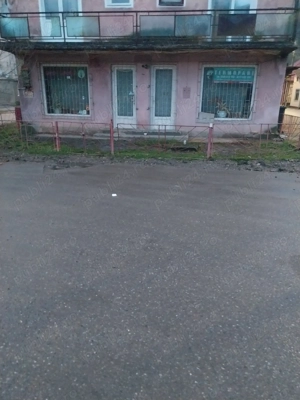 Vand sau închiriez spațiu comercial 