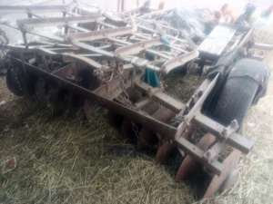 Disc agricol cu 6 talere pe baterie  - imagine 4