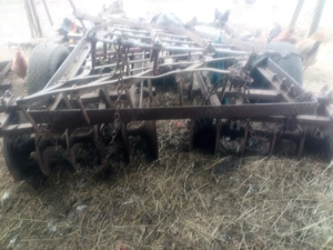 Disc agricol cu 6 talere pe baterie  - imagine 2