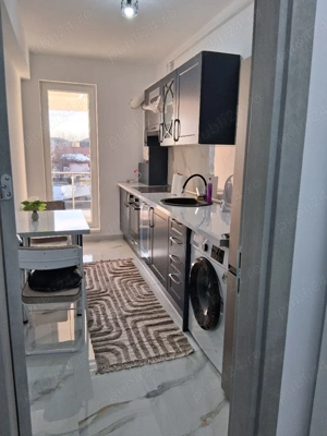 Proprietar închiriez garsoniera  si loc de parcare - imagine 2