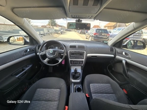 Skoda Octavia 2.0 TDI DPF Ambition - imagine 11