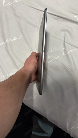 Vând iPad 9 model 2021 este în stare de funcționare foarte bună și se aude impecabil 