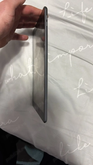 Vând iPad 9 model 2021 este în stare de funcționare foarte bună și se aude impecabil  - imagine 3