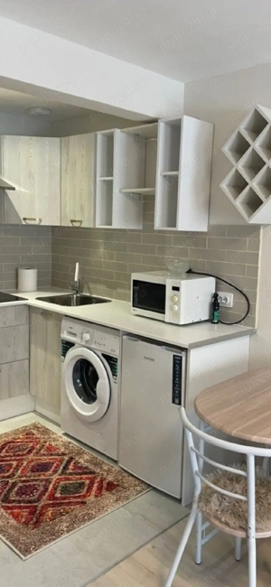 Garsoniera moderna - Tractorul- langa Coresi Mall