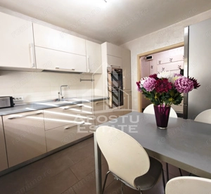 Apartament cu 3 camere si 2 bai, complet renovat, zona Aradului