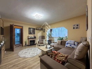 Apartament cu 3 camere, 2 bai, 2 balcoane, etajul 1 , zona Buziasului