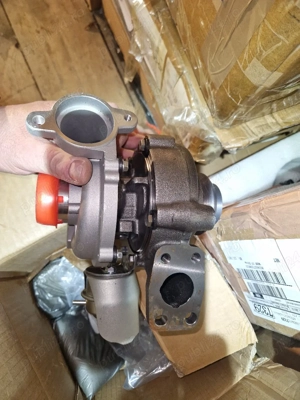 Turbina, turbosuflanta Peugeot 1.6 hdi 109 cp - imagine 3