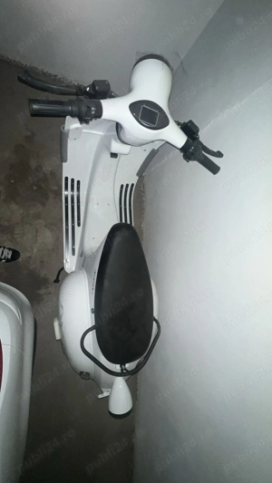 Scuter Electric QuaZZar E-Divine Plus - imagine 3