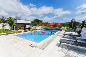 VILĂ MODERNĂ DE LUX CU PISCINĂ, FOTOVOLTAICE ȘI FOIȘOR – BREAZA - imagine 15