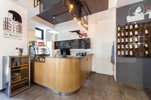 Spațiu comercial 55 mp | Cafenea complet amenajată | Coresi – Tractorul