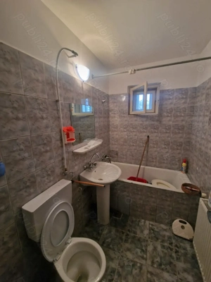 De VANZ. APART 2 cam, Et. 3 din 3 , 51mp., liber - imagine 8