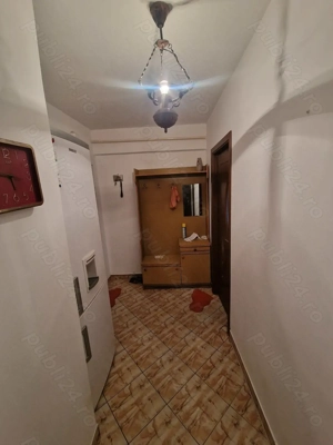 De VANZ. APART 2 cam, Et. 3 din 3 , 51mp., liber - imagine 3