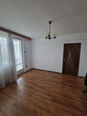 De VANZ. APART 2 cam, Et. 3 din 3 , 51mp., liber - imagine 9