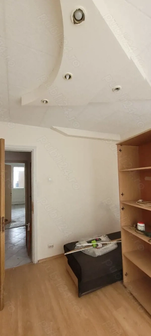 Vând apartament 3 camere , zona Giurgiului, Luica