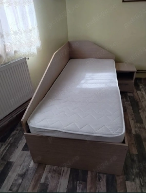 Vând pat din PAL, pentru o persoană cu saltea și somieră inclusă