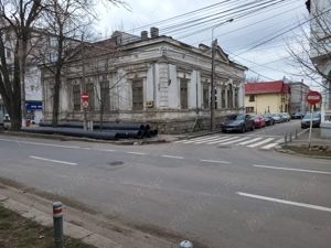 O poveste care asteapta sa fie rescrisa -cladire cu potential in centrul orasului Galati - imagine 2