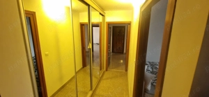 Apart. CU AMENAJARI DE LUX - 3 camere, etaj 4, Barlad, zona : Polimed - imagine 5