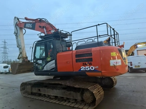 Excavator pe șenile Hitachi ZX 250 LC -6 - imagine 2