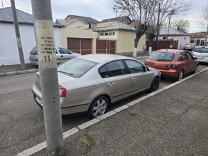 Vând berlină Passat B6 2000cm  benzină - imagine 4