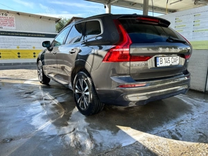 Volvo XC60 B4 MHEV AT8 FWD Momentum Pro +13 dotari suplimentare,istoric service Romania,pachet iarna