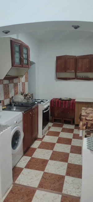 închiriez casă  - imagine 2