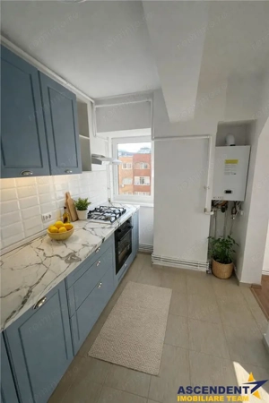 Apartament doua camere, decomandat, Grivitei, Brasov - imagine 2