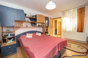 Pe incantare florala, casa cu 5 camere, curte individuala - Central, Brasov - imagine 4