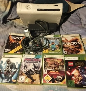 Xbox 360 + 7 jocuri cu un bundle + cabluri functionale stare buna