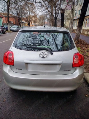 Vand Toyota Auris 1,6 benzină  - imagine 2