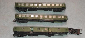 4 vagoane pt trenulet electric tt 12 mm - incomplete