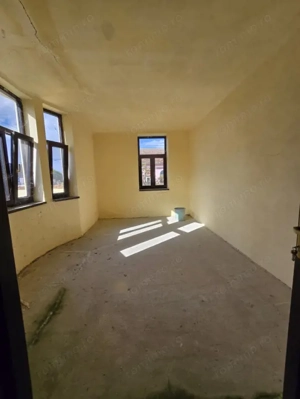 Cenad-Ultracentral-2 fronturi- Casa cu ahitectura deosebita - imagine 11