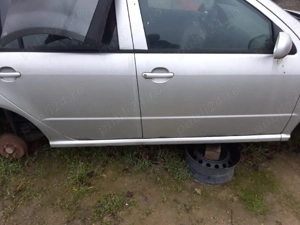 Vand piese Skoda fabia II benzina - imagine 2