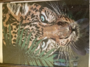 Vând tablouri făcute manual cu diamante 