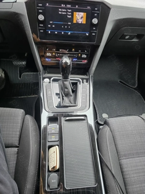 VOLKSWAGEN PASSAT AUTOMAT B8.5 model 2022 motor 2.0 150 CP - imagine 10
