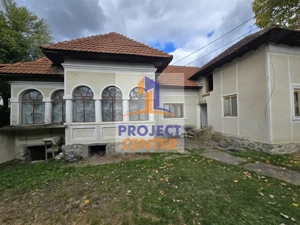 Casă Centrală Curtea de Argeș, Teren 2.211 mp