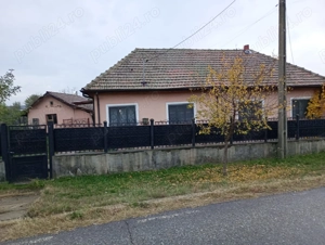 Vând casă și teren de 3000 mp în sat Dobra com. Bălăcița 