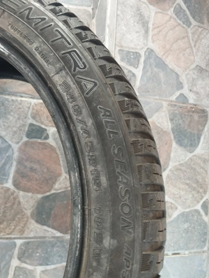 de vânzare o anvelopă  - imagine 2