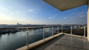 APARTAMENT CU TERASA GENEROASA SI VEDERE UNICA CATRE LAC